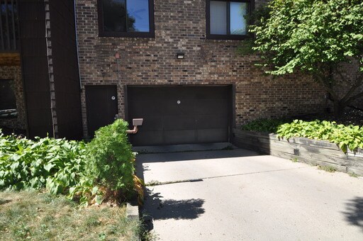 Building Photo - 2610 Garfield Ave