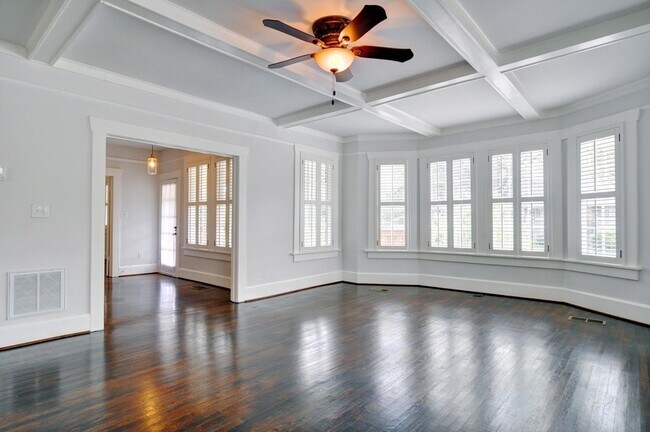 Building Photo - 1145 Mistletoe Dr