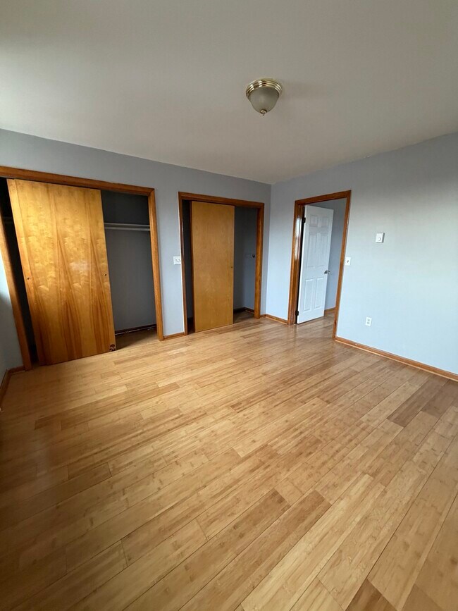 Foto del edificio - 592 N 6th St