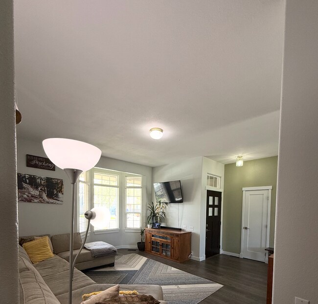 Foto del edificio - CHARMING & STRESS-FREE LIVING IN NORTHWEST MERIDIAN