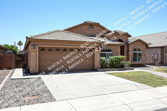 Building Photo - 4305 E Cottonwood Ln