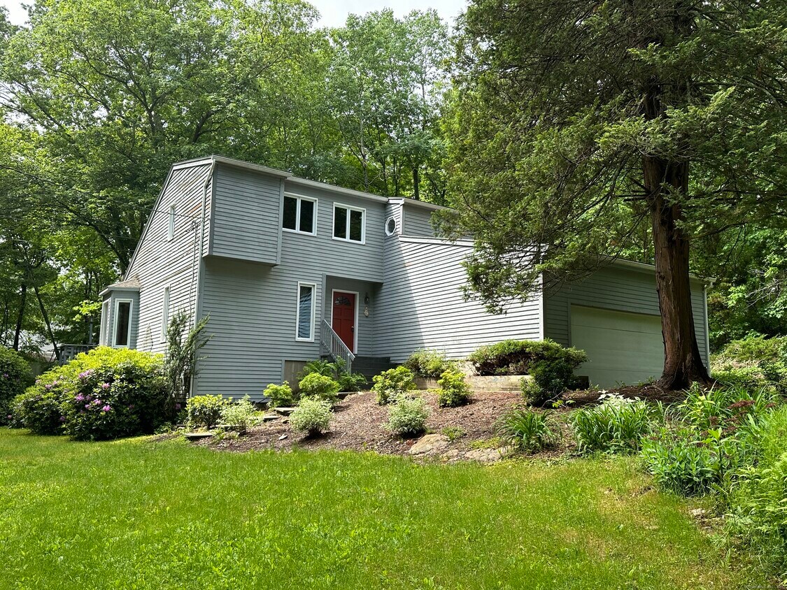 Foto principal - 286 N Bridebrook Rd