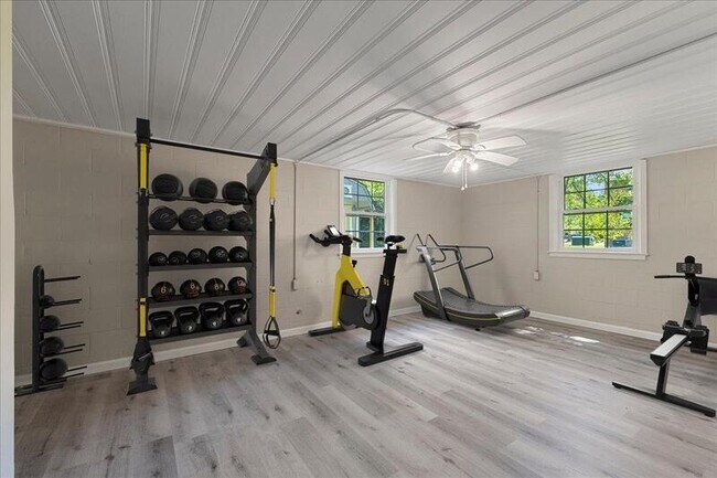 Building Photo - 303 Mc Arthur St