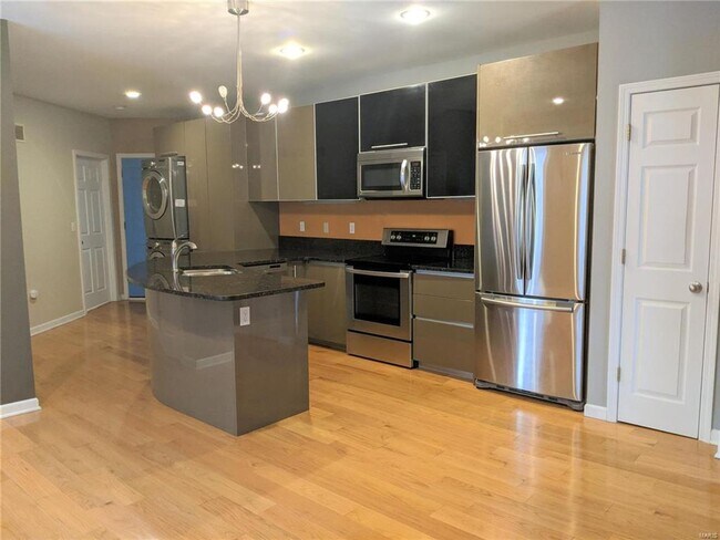 Foto del edificio - 4164 W Pine Blvd