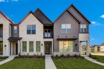Building Photo - 2530 Campden Mews