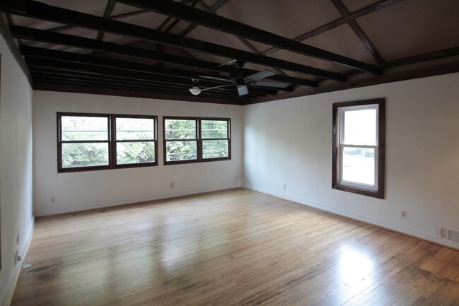 Building Photo - 405 S Trenton Ave