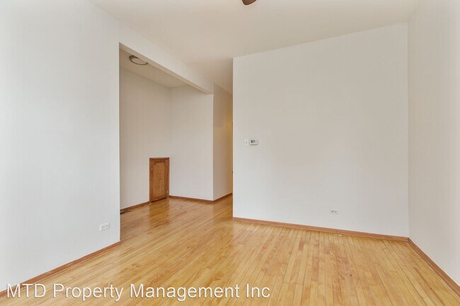Building Photo - 2343 W Iowa St