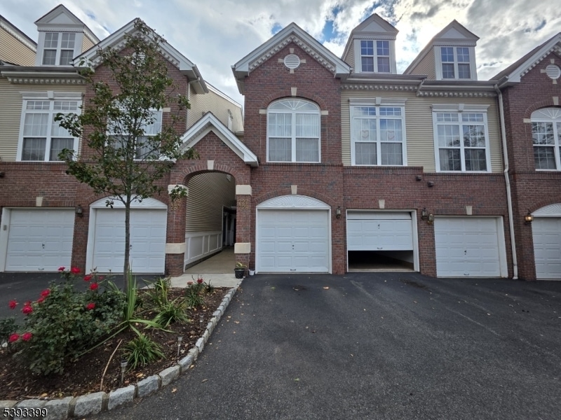 Foto principal - 228 Riverwalk Way