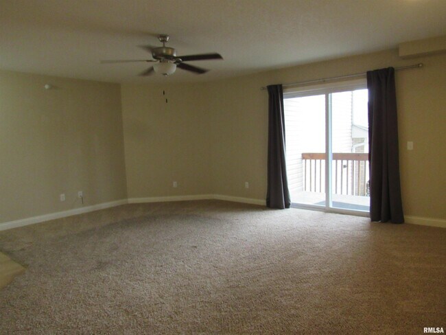 Foto del edificio - 4101 Creek Hill Dr