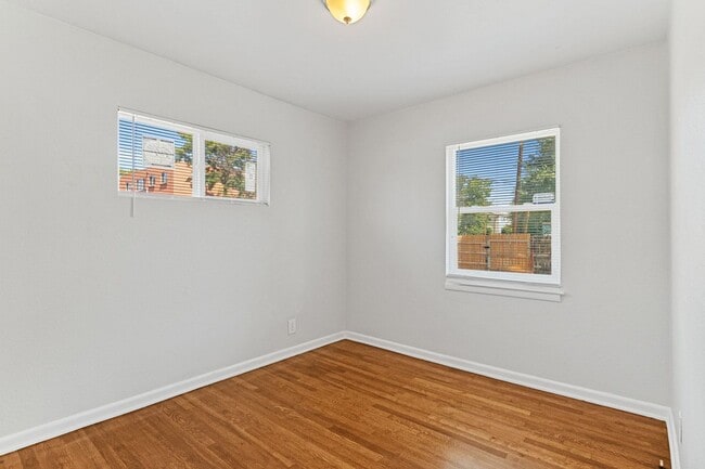 Newly Renovated 2 bed/1 bath home!! - Newly Renovated 2 bed/1 bath home!!