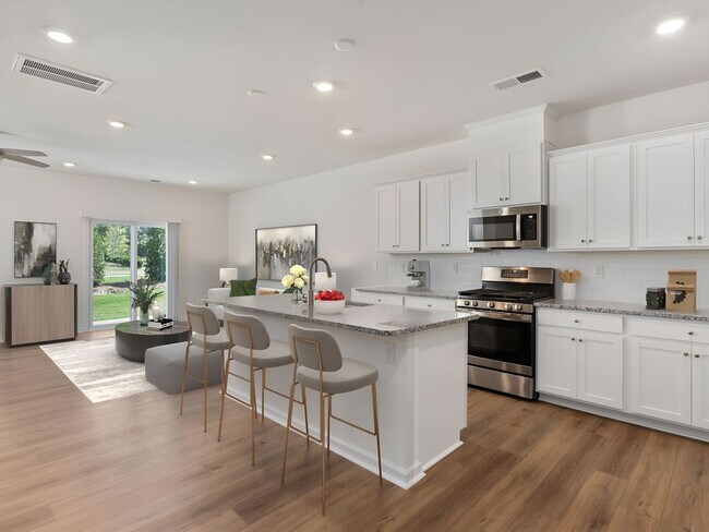 Building Photo - Like New Townhome in North Charlotte.