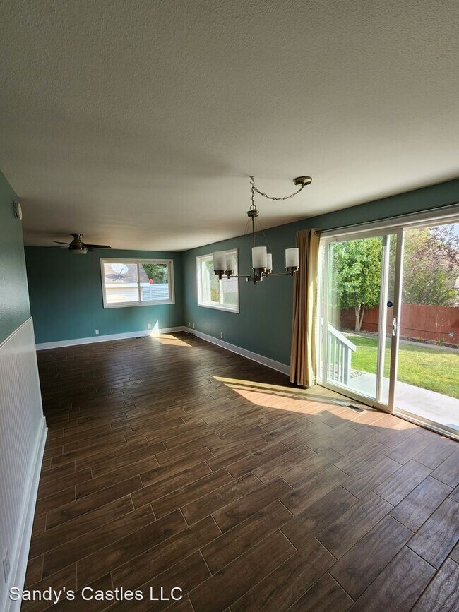 Building Photo - 3 br, 2 bath House - 1940 Sawyer Way
