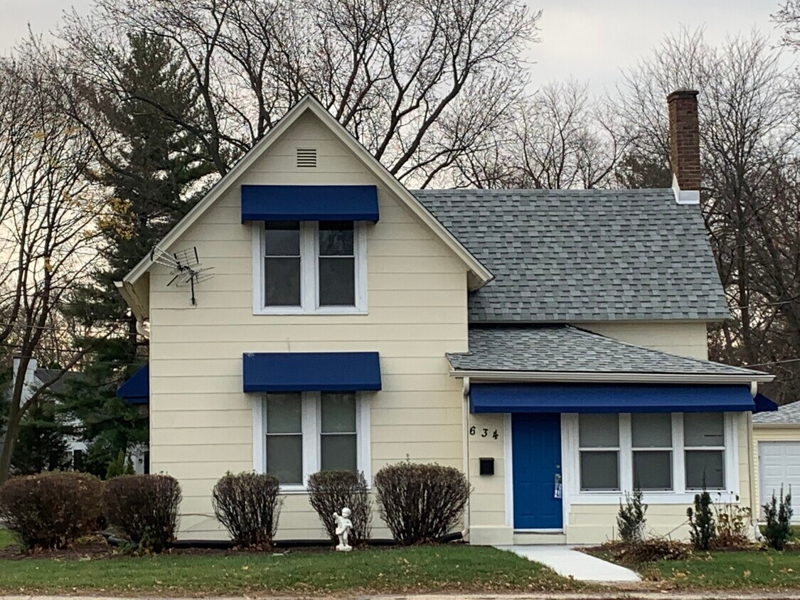 Foto principal - 634 E State St