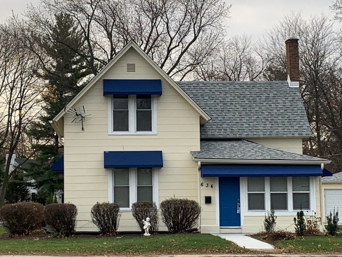 Primary Photo - 634 E State St