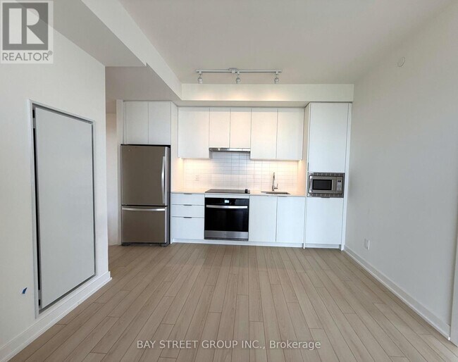 Building Photo - 3071 Trafalgar Rd