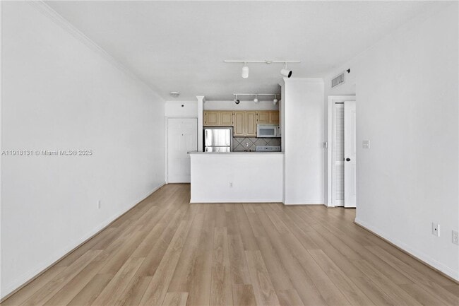 Foto del edificio - 2665 SW 37th Ave