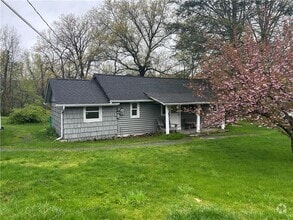 Building Photo - 673 Milton Turnpike