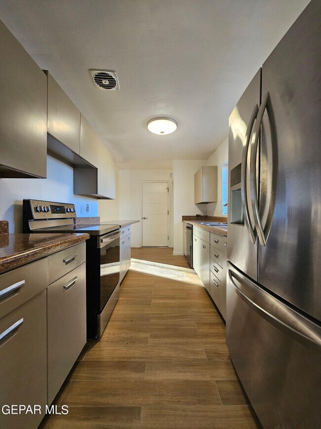 Building Photo - 9500 Album Ave