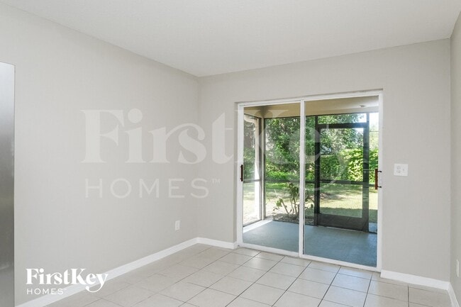 Building Photo - 906 Hart St