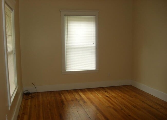 Building Photo - 1135 Bissell St