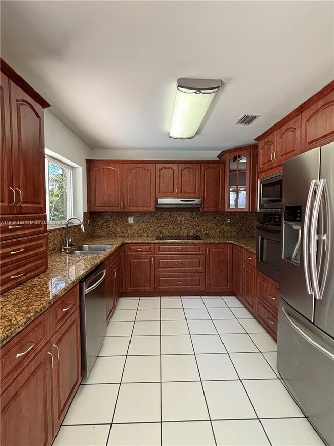 Building Photo - 7323 SW 158th Ave