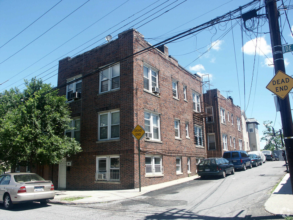 Primary Photo - 2261-2263 Allen Pl