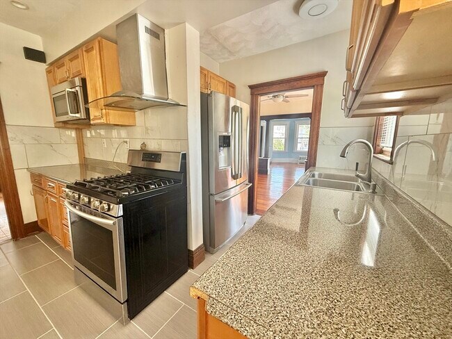 Building Photo - 41 Dunbar Ave