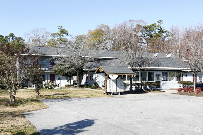 Building Photo - Balsam Place