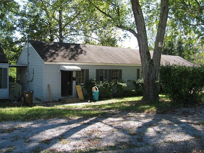 Primary Photo - 104 Jarrett Ln
