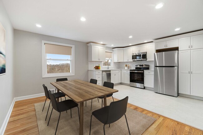 Eat in Kitchen - 21 Promenade St Townhome