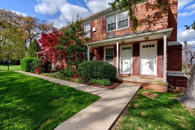 1 Bed 1 Bath Home for Rent in Rockville, MD- INCLUDES GAS/HEAT AND WATER - 1 Bed 1 Bath Home for Rent in Rockville, MD- INCLUDES GAS/HEAT AND WATER