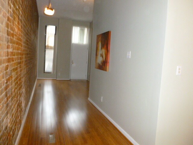Building Photo - 435 Hopkins St