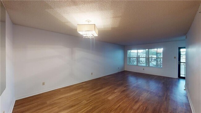 Foto del edificio - 4009 Old Shell Rd