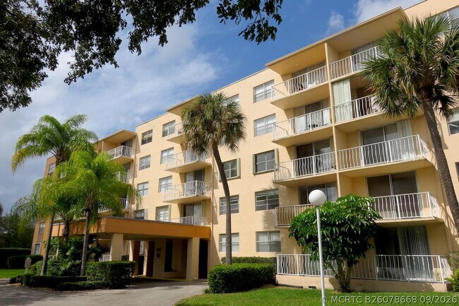 Building Photo - 470 Executive Center Dr