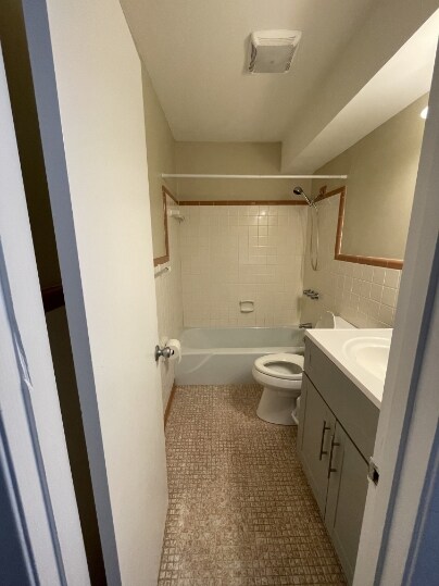 Foto del edificio - 240 Harmon Ave