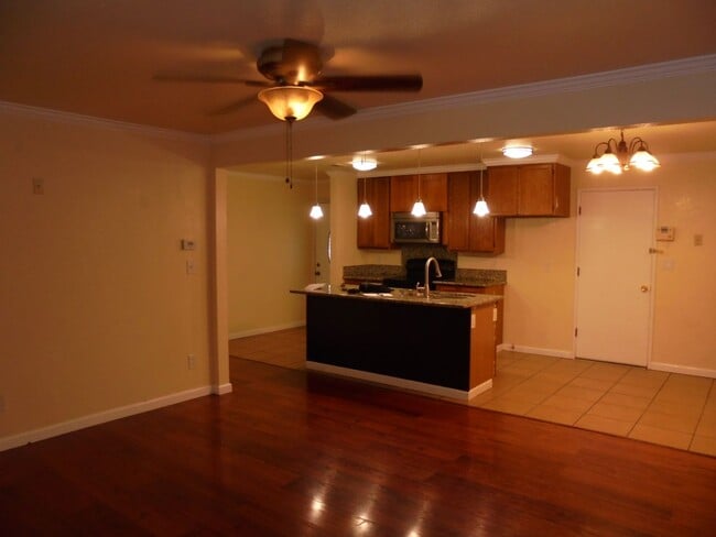 Building Photo - 1839 San Benito St