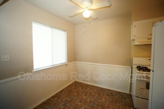 Building Photo - 2212 Felix Pl