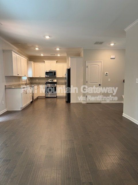 Building Photo - 30 Grand Oak Dr