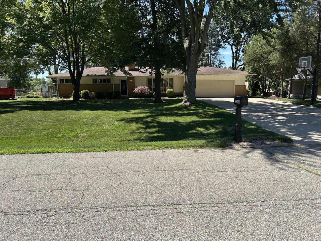 Foto principal - 3754 Hi Villa Dr