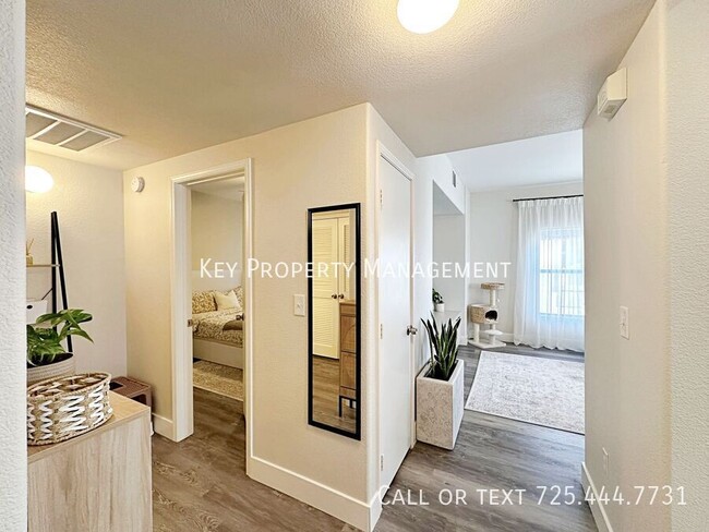 Building Photo - 8250 N Grand Canyon Dr