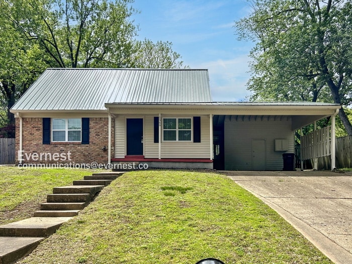 Primary Photo - 1369 Bennington Dr
