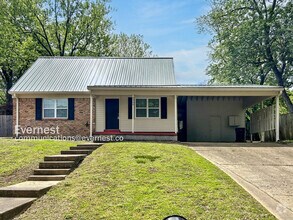 Building Photo - 1369 Bennington Dr