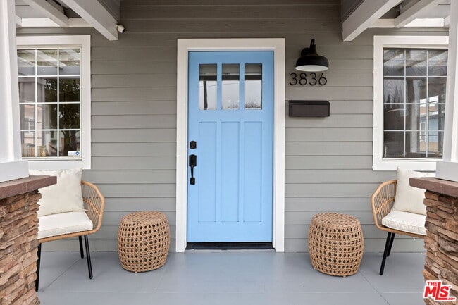 Building Photo - 3836 Seneca Ave