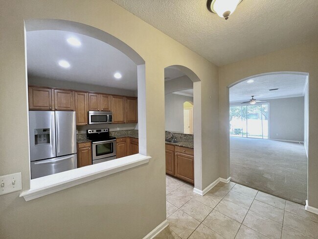 Foto del edificio - BEAUTIFUL 3/2.5 Hillcrest Townhome with ov...