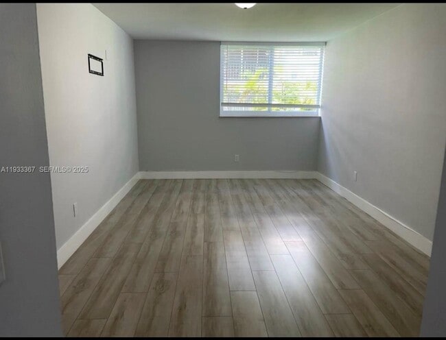 Foto del edificio - 8893 Fontainebleau Blvd