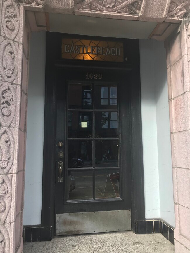 Building Entry - 1620 N 45th St