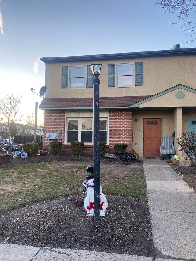 1104 Thomas Rd Unit 2nd Floor, Warrington, PA 18976 Apartments in