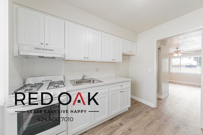 Foto del edificio - 4801 Clair Del Ave