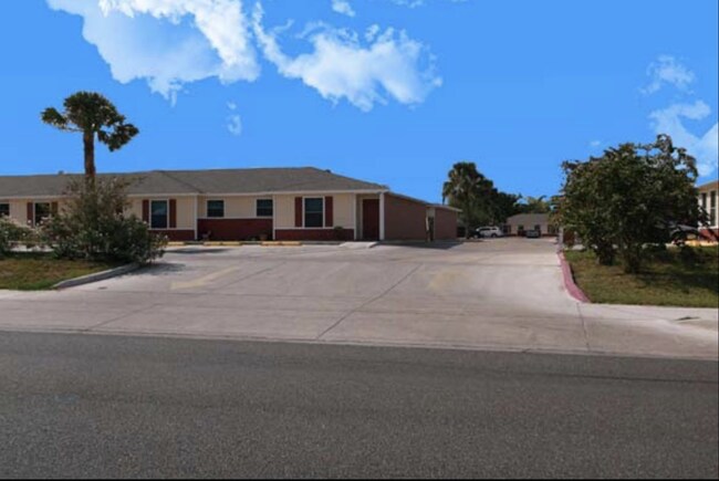 Building Photo - 4380 Boca Chica Blvd