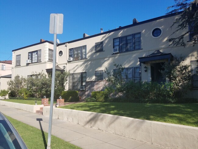 Foto del edificio - 2150 N Commonwealth Ave